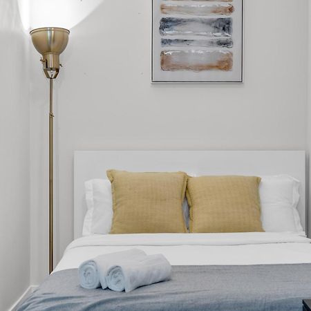 Spadina Modern Suites โตรอนโต ภายนอก รูปภาพ