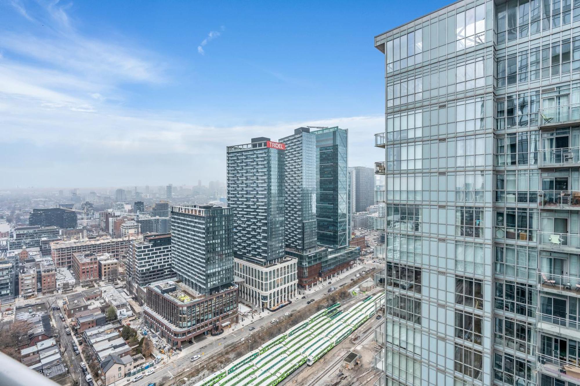 Spadina Modern Suites โตรอนโต ภายนอก รูปภาพ
