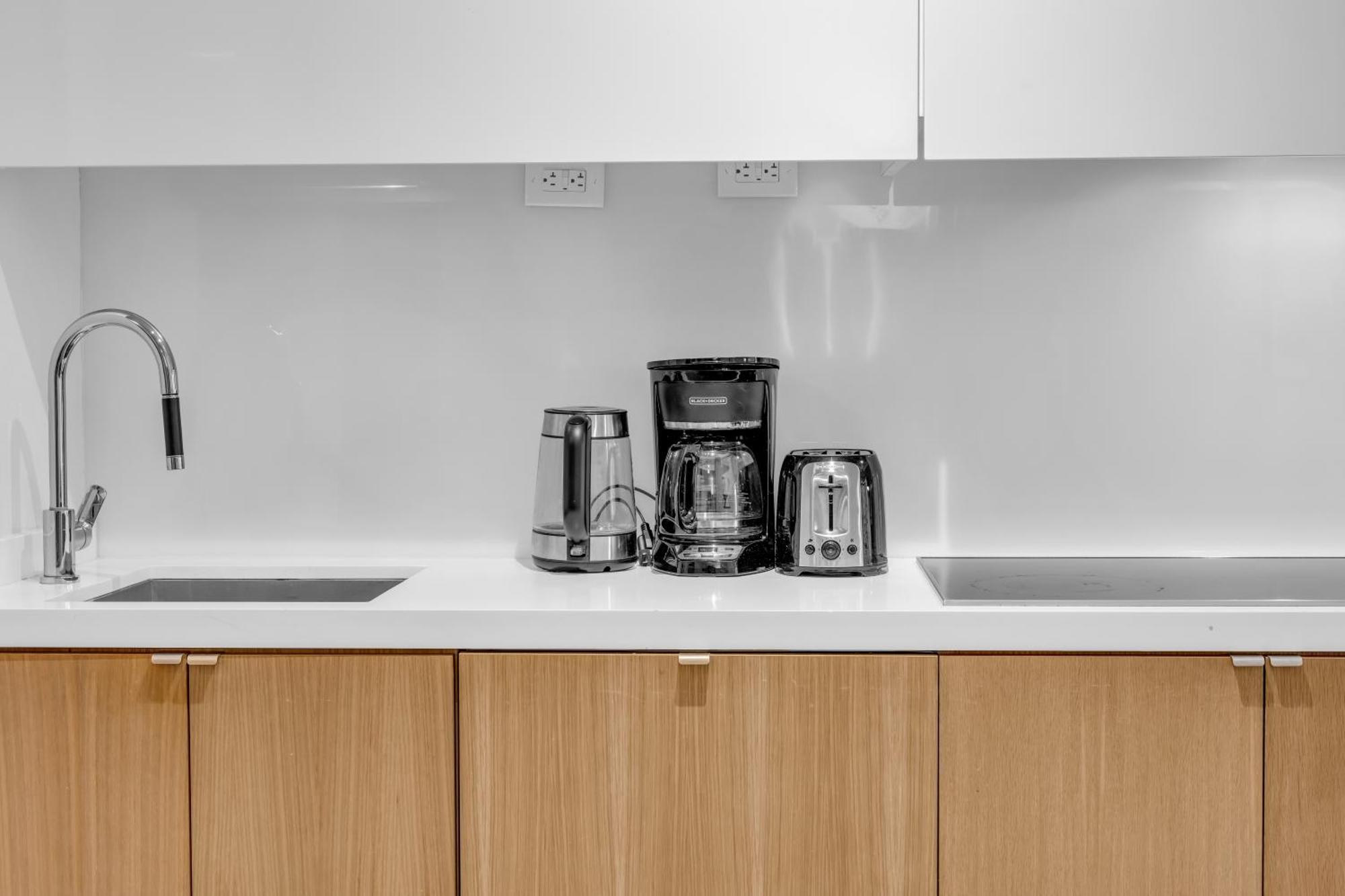 Spadina Modern Suites โตรอนโต ภายนอก รูปภาพ