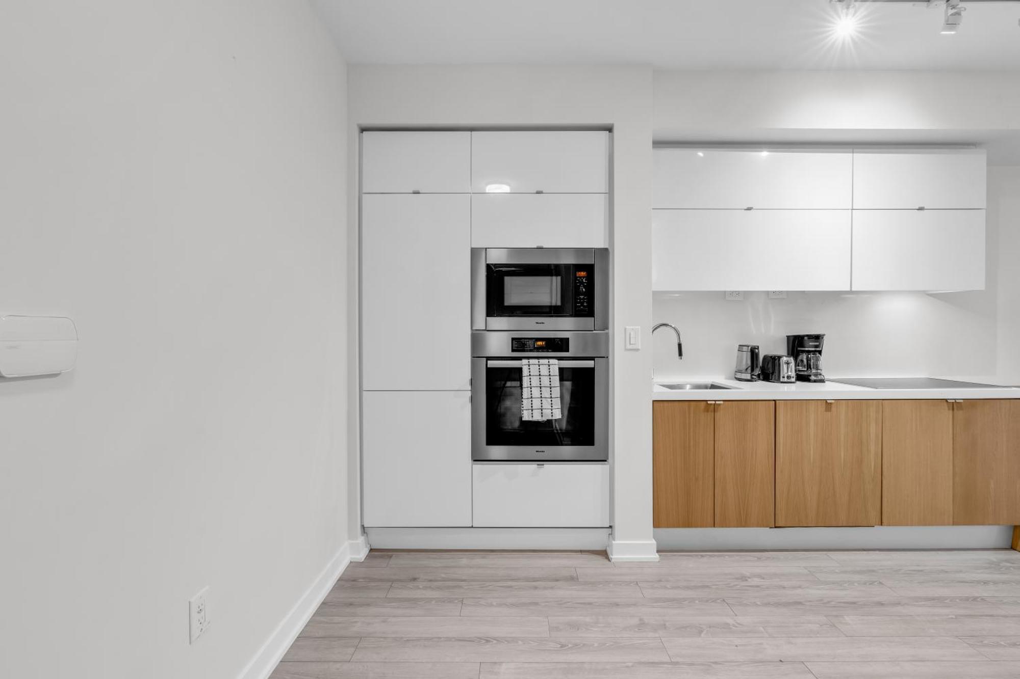 Spadina Modern Suites โตรอนโต ภายนอก รูปภาพ