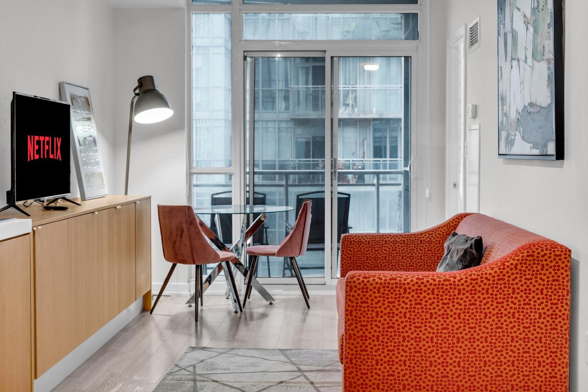Spadina Modern Suites โตรอนโต ภายนอก รูปภาพ